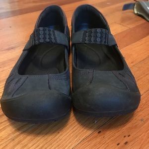 Women’s keen shoes